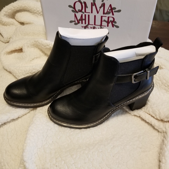 NWB Olivia Miller Boots - Picture 2 of 5